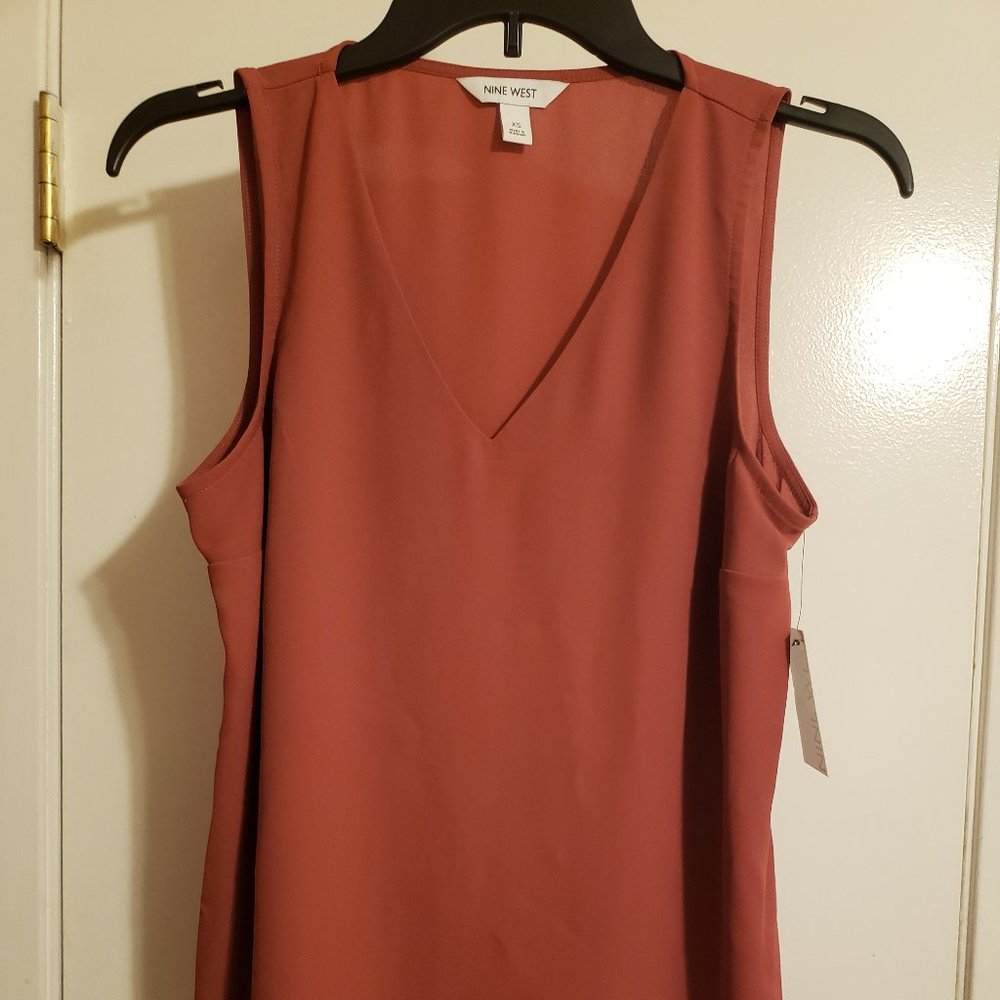 Nine West Rust V Neck Sleeveless Top NWT - Picture 1 of 1
